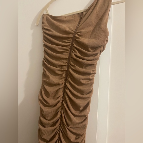 M Boutique ONE SHOULDER TAN SHIMMER MIDI DRESS - Picture 4 of 5
